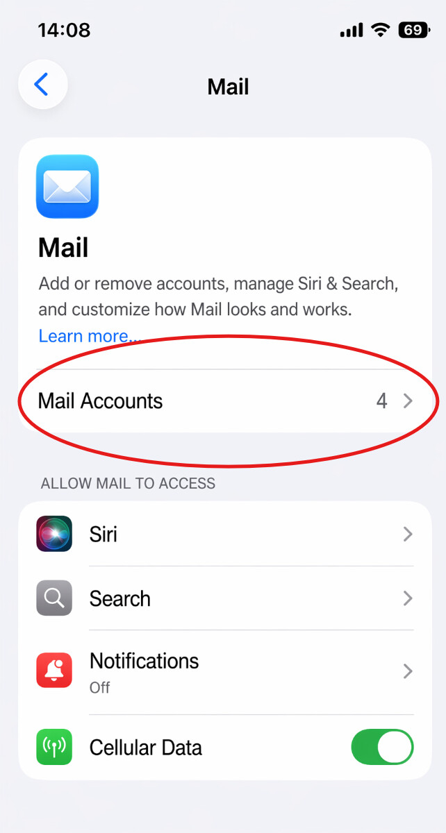 iPhone Mail-Einstellungen mit markiertem Punkt Mail-Accounts